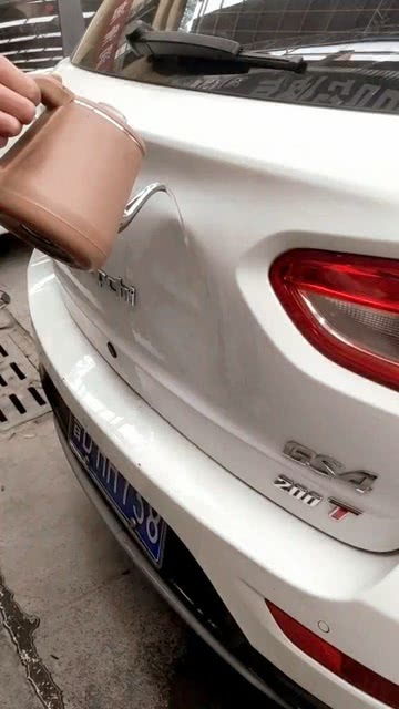 汽车吸钣金多少钱