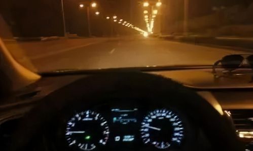 汽车晚上没开灯罚多少