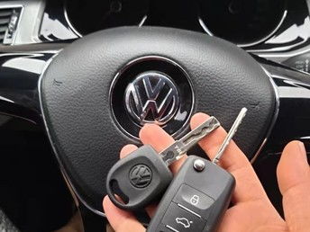 汽车换个锁多少钱