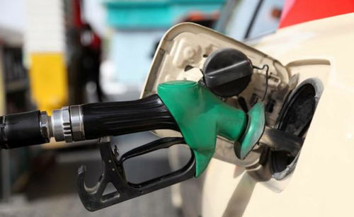 汽车油箱加多少汽油