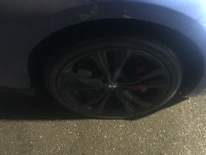 汽车漏气钢圈更换多少钱