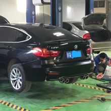 汽车换后包围多少钱