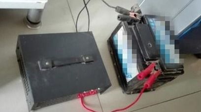 汽车电瓶充电8伏多少