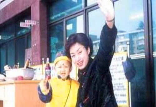 00后葬礼主持人工作后开始害怕死亡