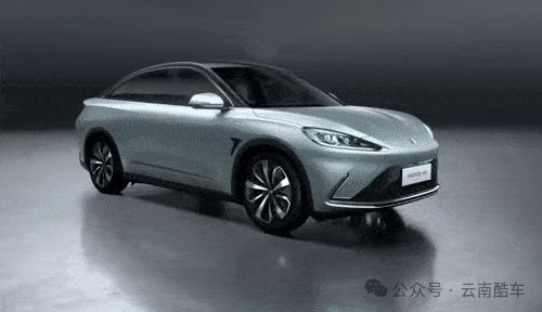 汽车正面与侧面距离多少