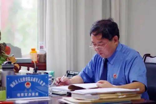 村委原副主任盗刷村民低保金获刑