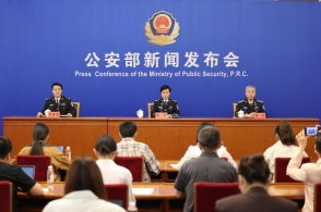 孟羽童否认与董明珠“互撕”