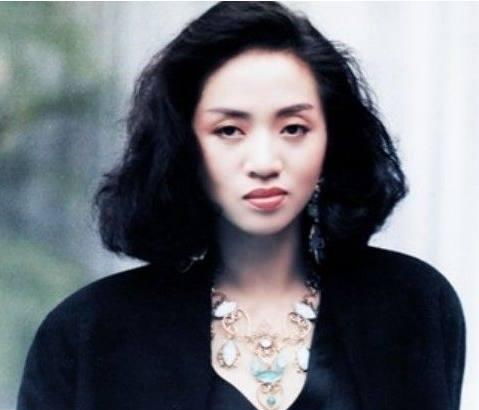 女星父亲:百万耳环非正品 我没贪污