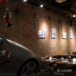 1886汽车餐厅汽车多少钱(探索1886汽车餐厅的独特魅力，汽车文化与美食体验的价格之旅)
