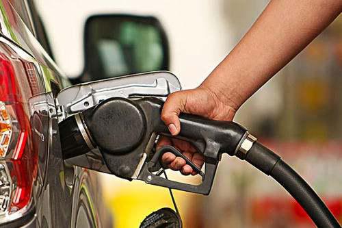 三缸汽车7升油跑多少钱(三缸汽车7升油能跑多远，油价与经济效益的探讨)