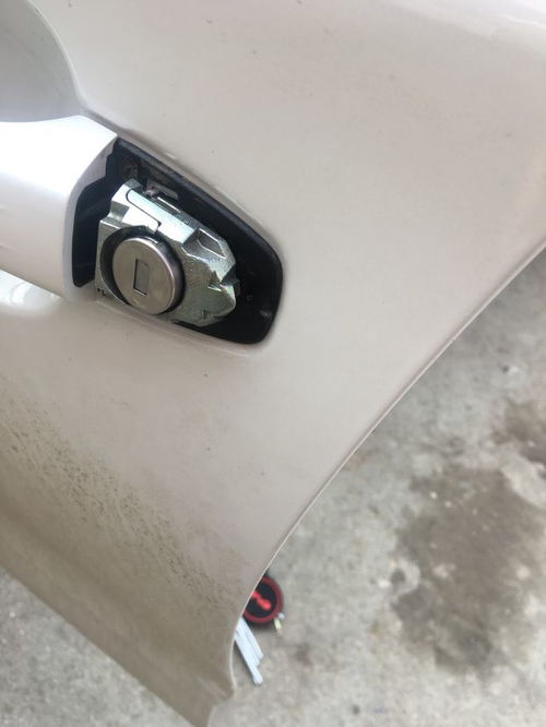 汽车门拉手橡胶垫多少钱(汽车门拉手橡胶垫的价格解析)