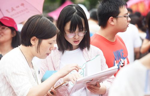 学校换掉下课铃 高三学生哭成泪人(学校换掉下课铃声,高三学生泪洒校园) 学校换掉下课铃 高三学生哭成泪人(学校换掉下课铃声,高三学生泪洒校园)
