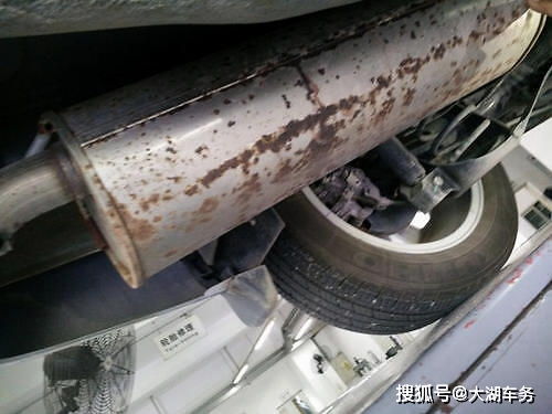 汽车排气管防锈吗多少钱(汽车排气管防锈及费用解析)