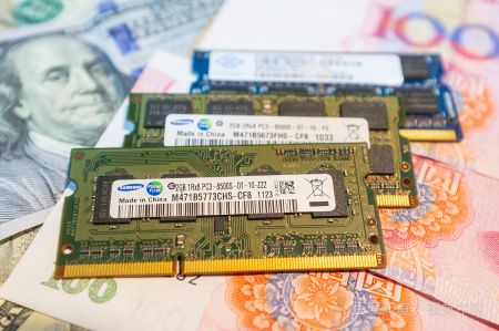 汽车后盖加内存条多少钱(汽车后盖加装内存条的费用解析)