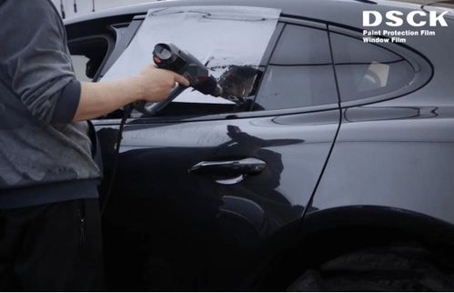 汽车玻璃撕膜多少钱(汽车玻璃撕膜费用详解，价格因素与考量)