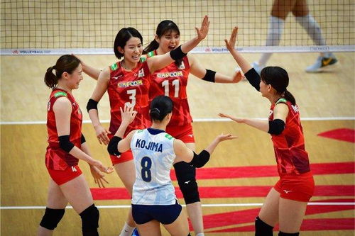 中国女排3-1日本女排(中国女排3-1战胜日本女排，荣耀与坚韧的较量)