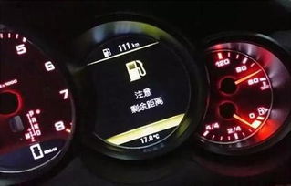 汽车加油显示加多少油钱(汽车加油，油量显示与油费计算的深度解析)