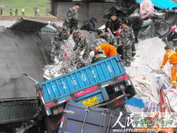 救援队讲述高速垮塌大桥营救过程(高速垮塌大桥的紧急营救—救援队的英勇故事)