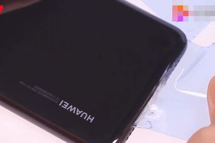 华为手机后盖怎么拿下