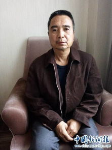 镇干部接受采访全程挡脸：太像作秀了