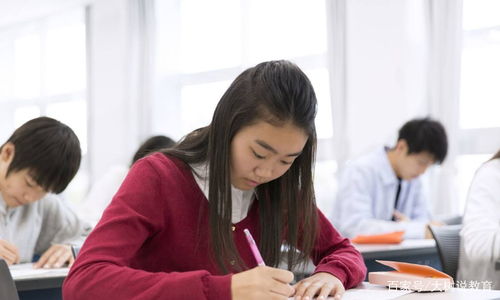 班主任为学生建43个相册存万张照片